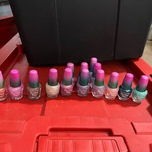 14 piece LA Colors Mermaid Magic Nail Polish Set